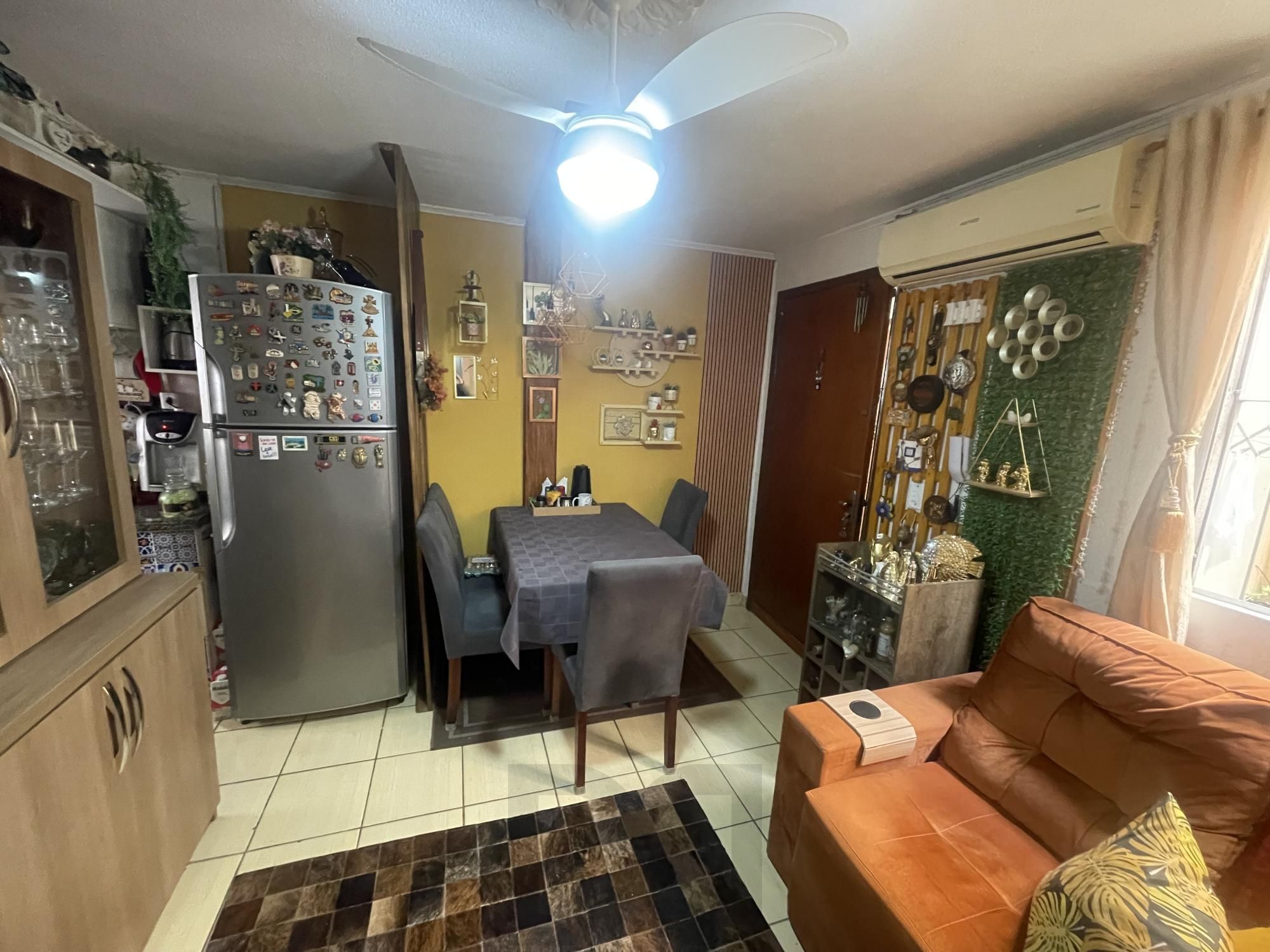 Apartamento térreo 2 dormitórios 1 vaga no Bairro Mário Quintana Porto Alegre — foto 1