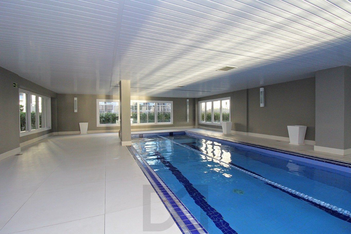 Apartamento com 3 quartos, 3 suítes e 128m² à venda em Menino Deus. — foto 43