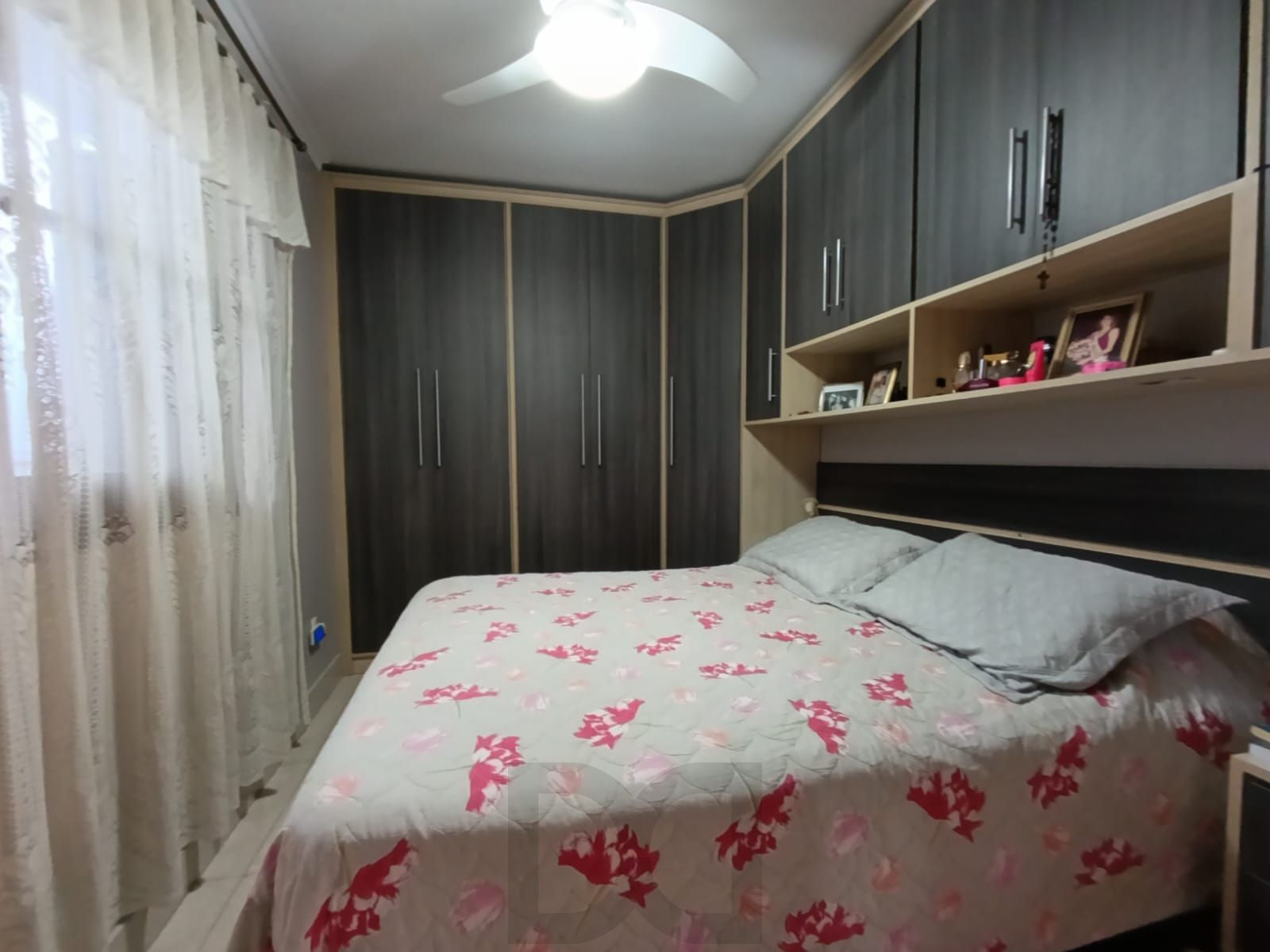 Casa de 3 quartos,suíte,churrasqueira, 3 vagas no bairro Sarandi — foto 22