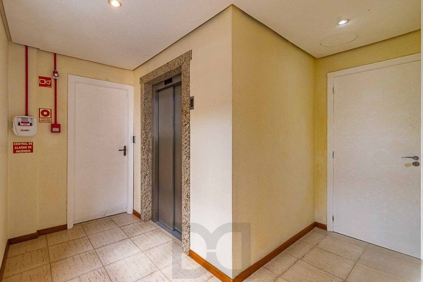 Apartamento de 2 quartos, elevador e 2 vagas no bairro Auxiliadora. — foto 22
