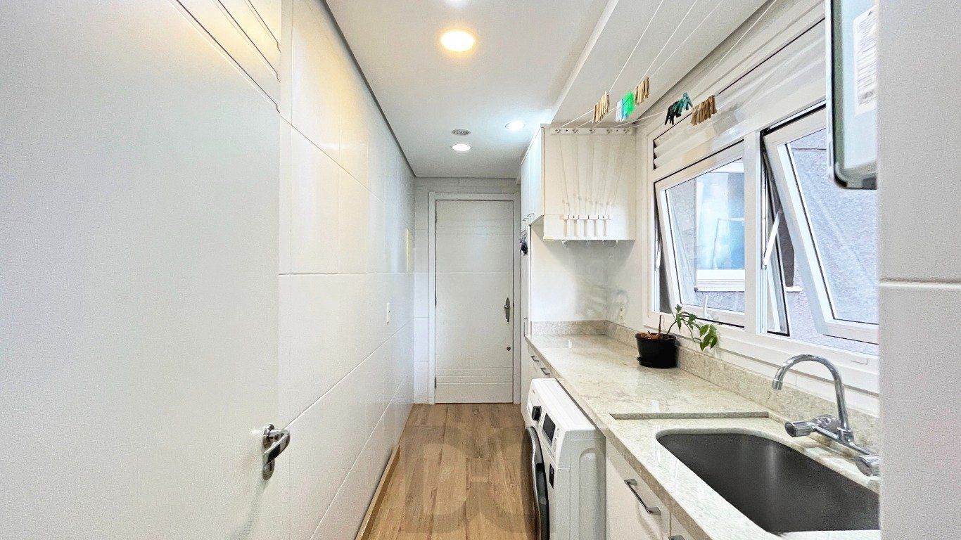 Apartamento com 3 quartos, 3 suítes e 128m² à venda em Menino Deus. — foto 21