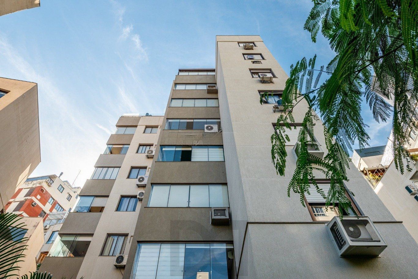 Apartamento com 2 quartos, sendo 1 suíte e 2 vagas no bairro Bela Vista — foto 2