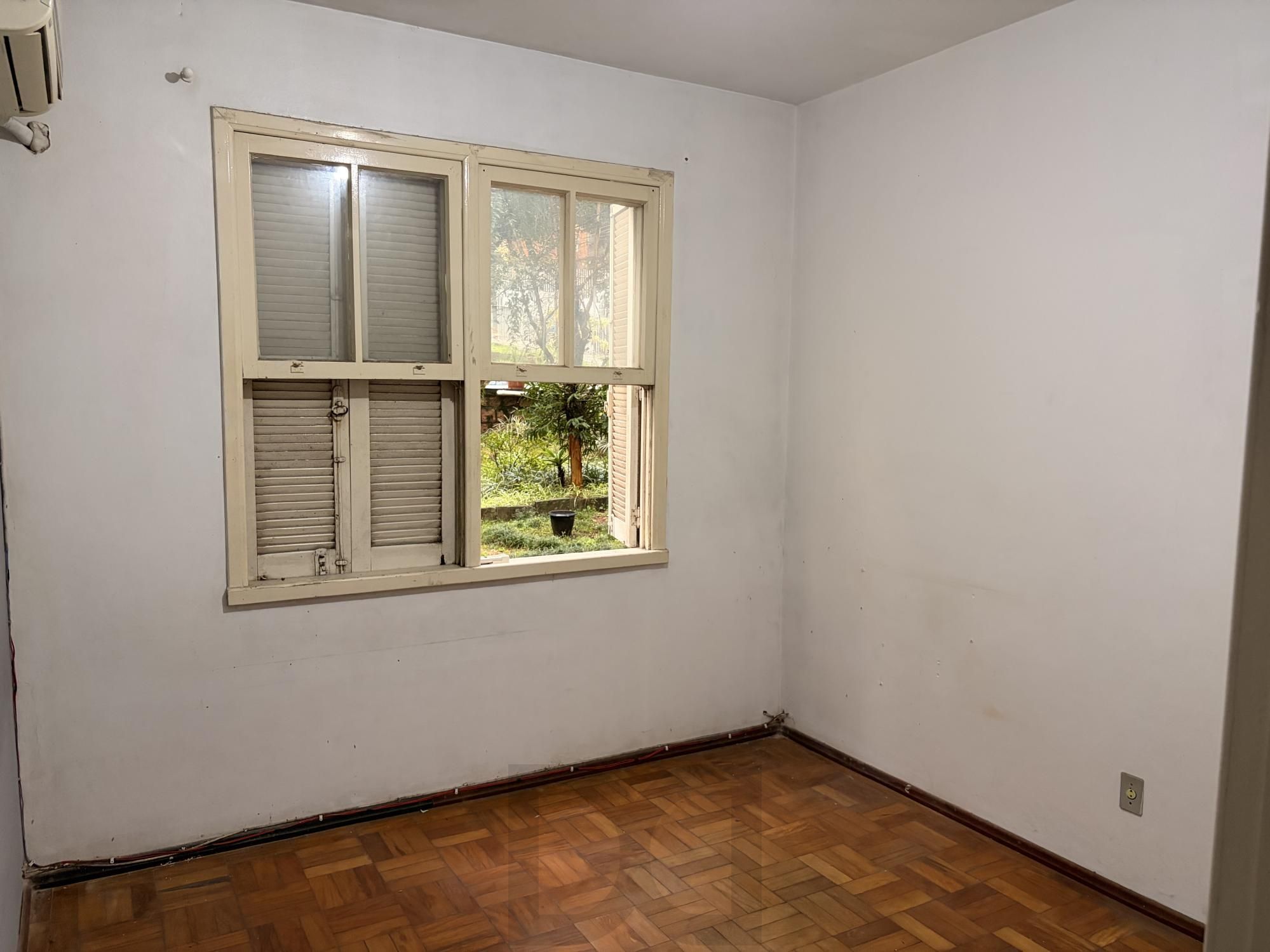 Apartamento térreo de 3 dormitórios com garagem coberta no Sarandi — foto 13
