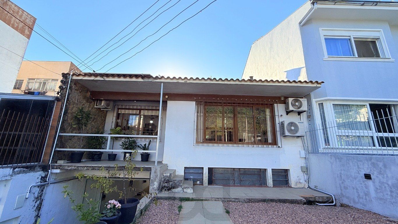 Casa com 4 quartos, vaga coberta, piscina e pátio no bairro Cristo Redentor — foto 32