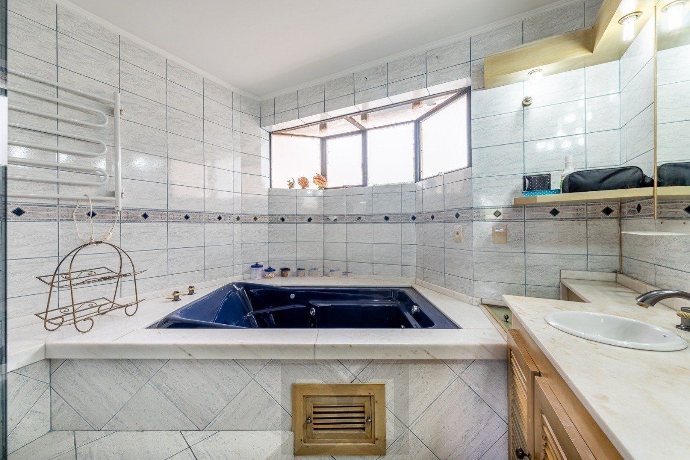 Casa com 3 suítes, 4 vagas e pátio com piscina no Bairro Boa Vista — foto 9