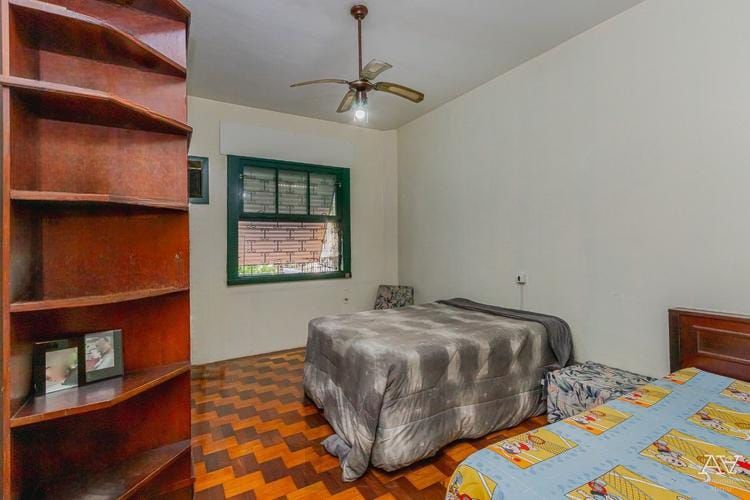 Casa com 6 quartos, 2 vagas e pátio no Bairro Higienópolis — foto 30