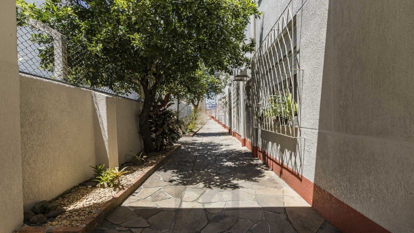 Apartamento de 1 dormitório no bairro Menino Deus em Porto Alegre. — foto 44