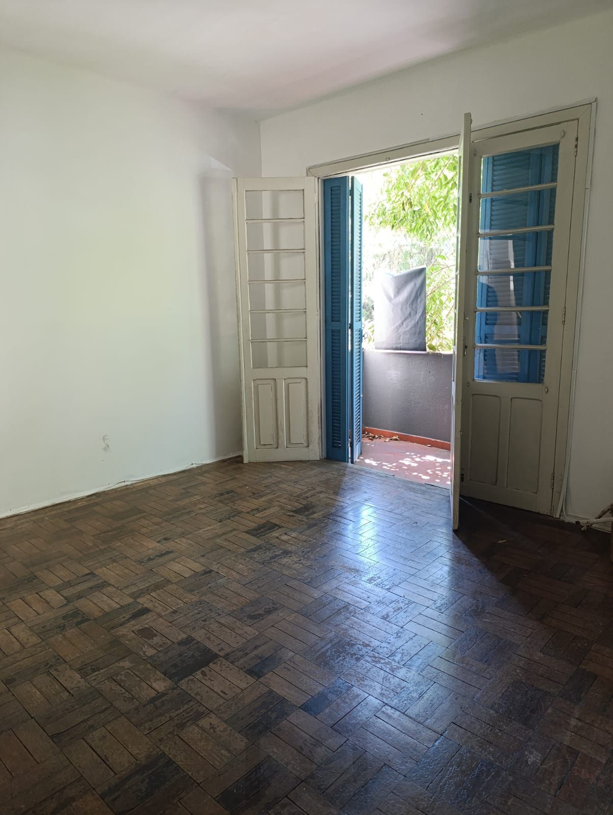 Apartamento de 2 quartos e sacada no bairro Mont' Serrat. — foto 8