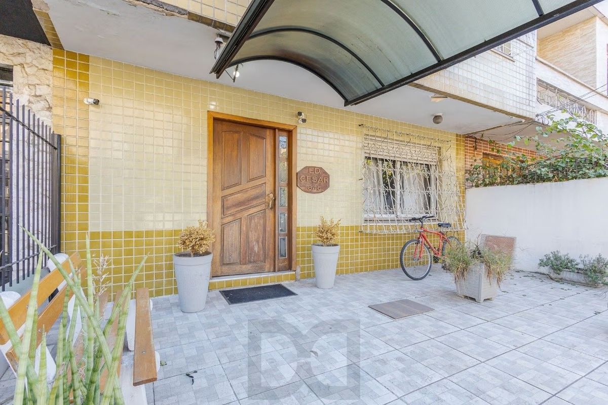 Apartamento Amplo no Rio Branco com 3 Dormitórios Próximo à UFRGS — foto 23