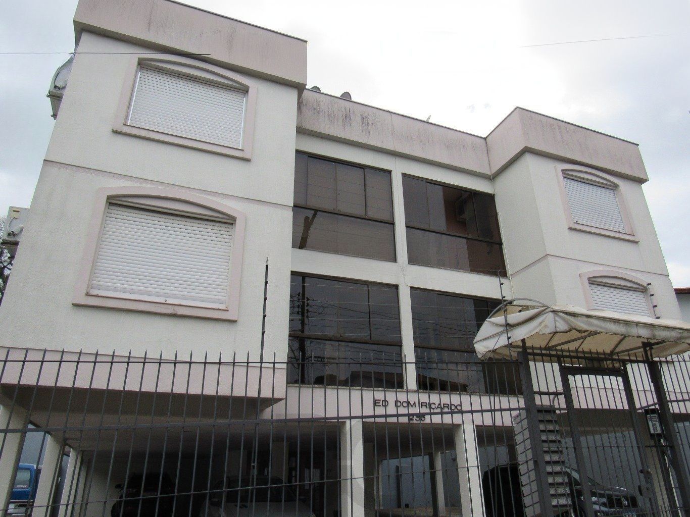 Apartamento à venda com 2 quartos 64 m² na rua doutor Ney Cabral, Nonoai. — foto 1