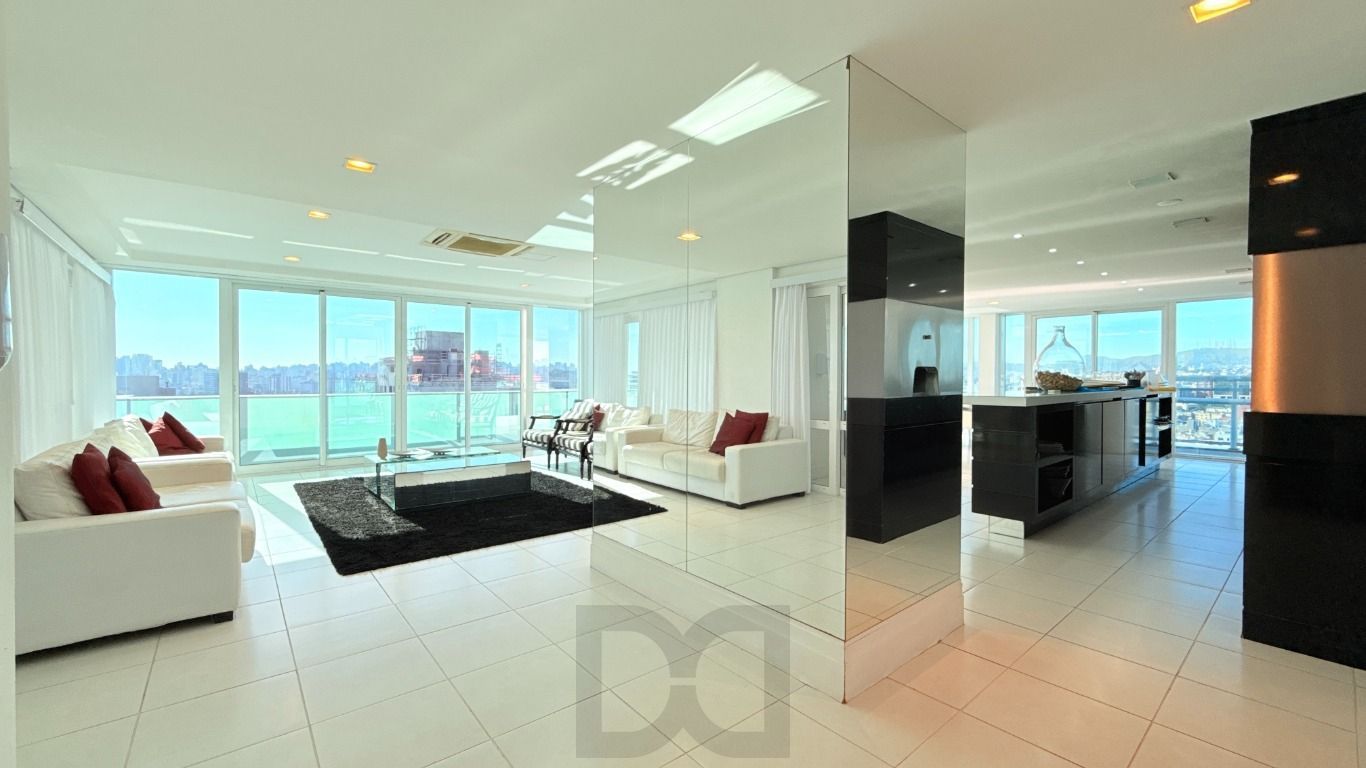 Apartamento 2 dormitórios, 1 vaga, elevador na Rua General Lima e Silva. — foto 19