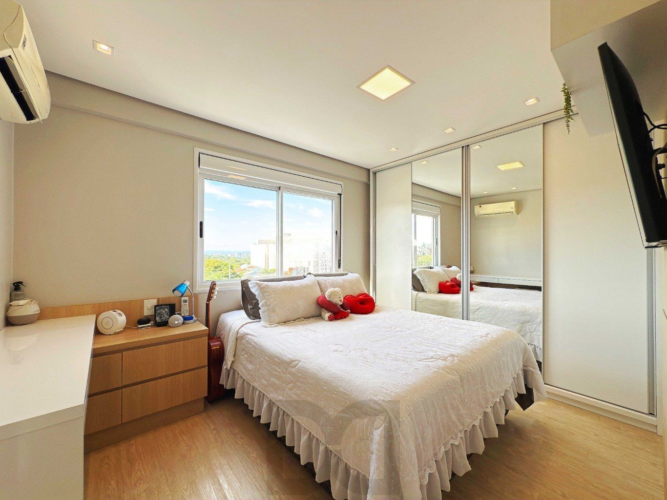 Apartamento mobiliado de 2 quartos, elevador e 1 vaga no bairro Morro Santana — foto 11