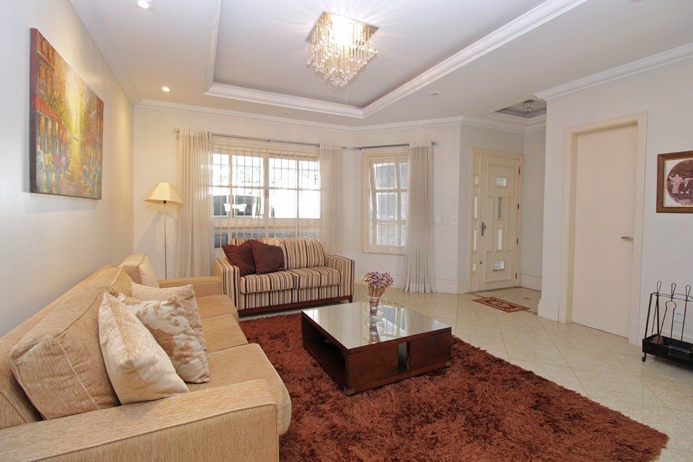 Casa com 4 dormitórios, pátio e piscina no Bairro Jardim Itu — foto 3