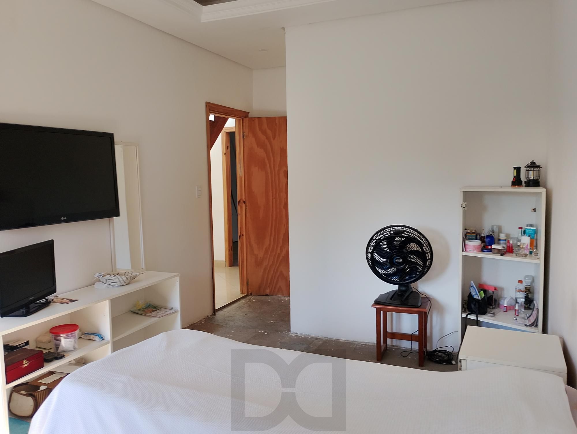 Casa com 3 quartos, 4 vagas de garagem e com pátio no bairro Parque Santa Fé — foto 27