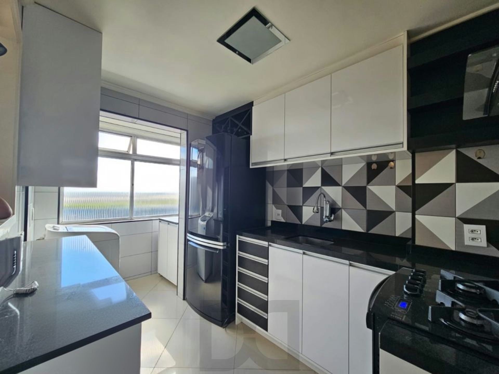 Apartamento de 2 dormitórios e 1 vaga de garagem no bairro Jardim Floresta/Poa. — foto 3