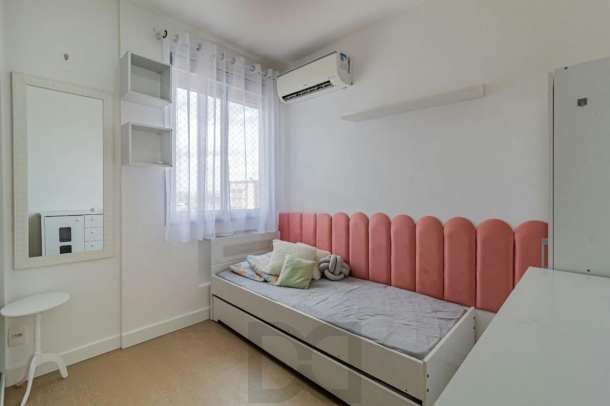 Apartamento de 3 quartos, suíte, elevador e 2 vagas no bairro Vila Ipiranga — foto 18