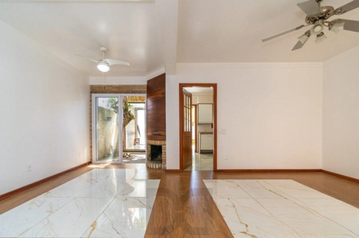 Casa com 3 quartos, 1 suíte, 2 vagas, e 234m² à venda no bairro Tristeza — foto 4