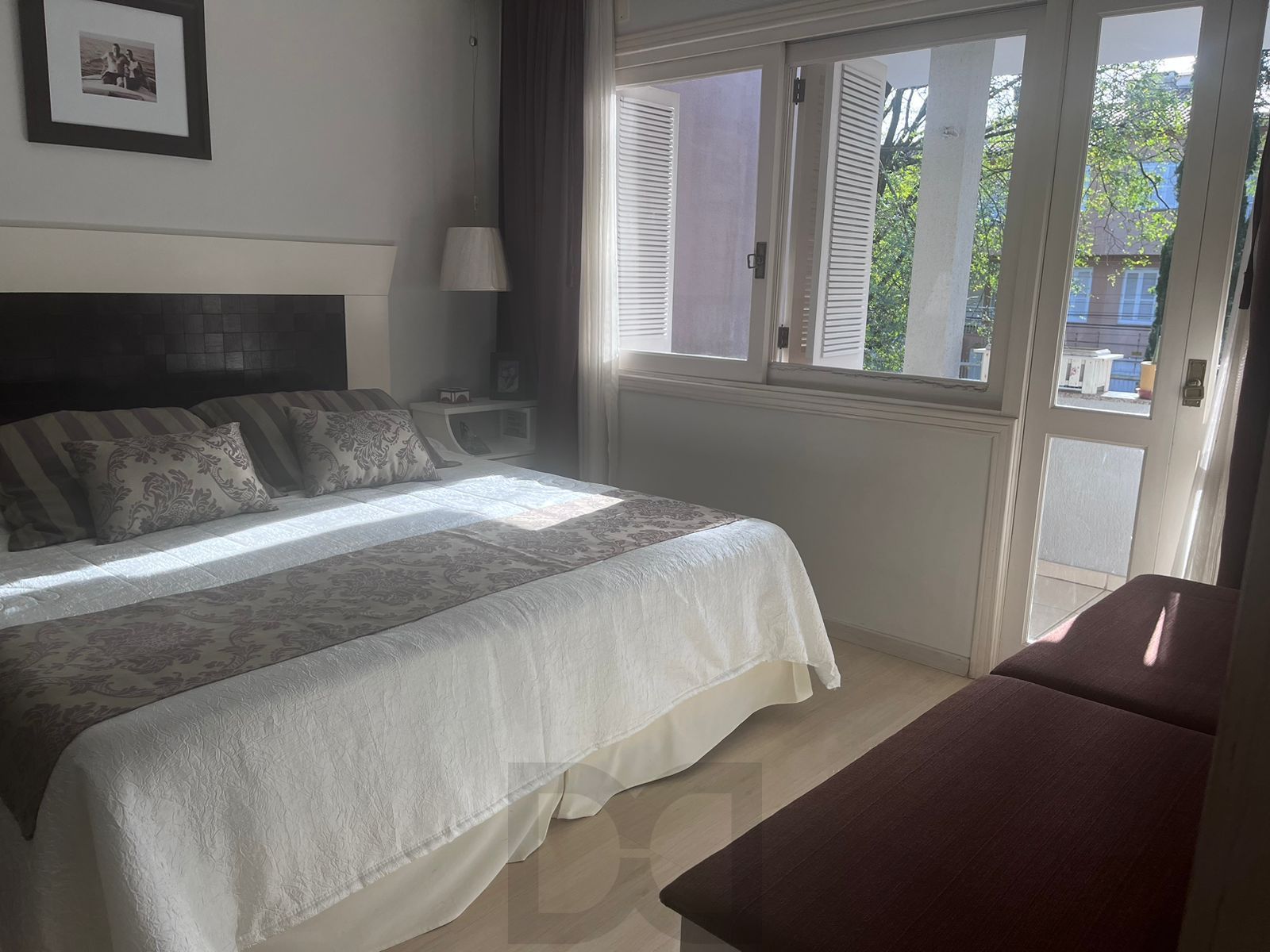 Casa com 4 dormitórios, pátio e piscina no Bairro Jardim Itu — foto 24