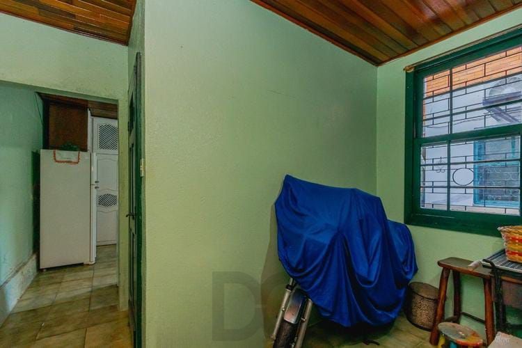 Casa com 6 quartos, 2 vagas e pátio no Bairro Higienópolis — foto 7