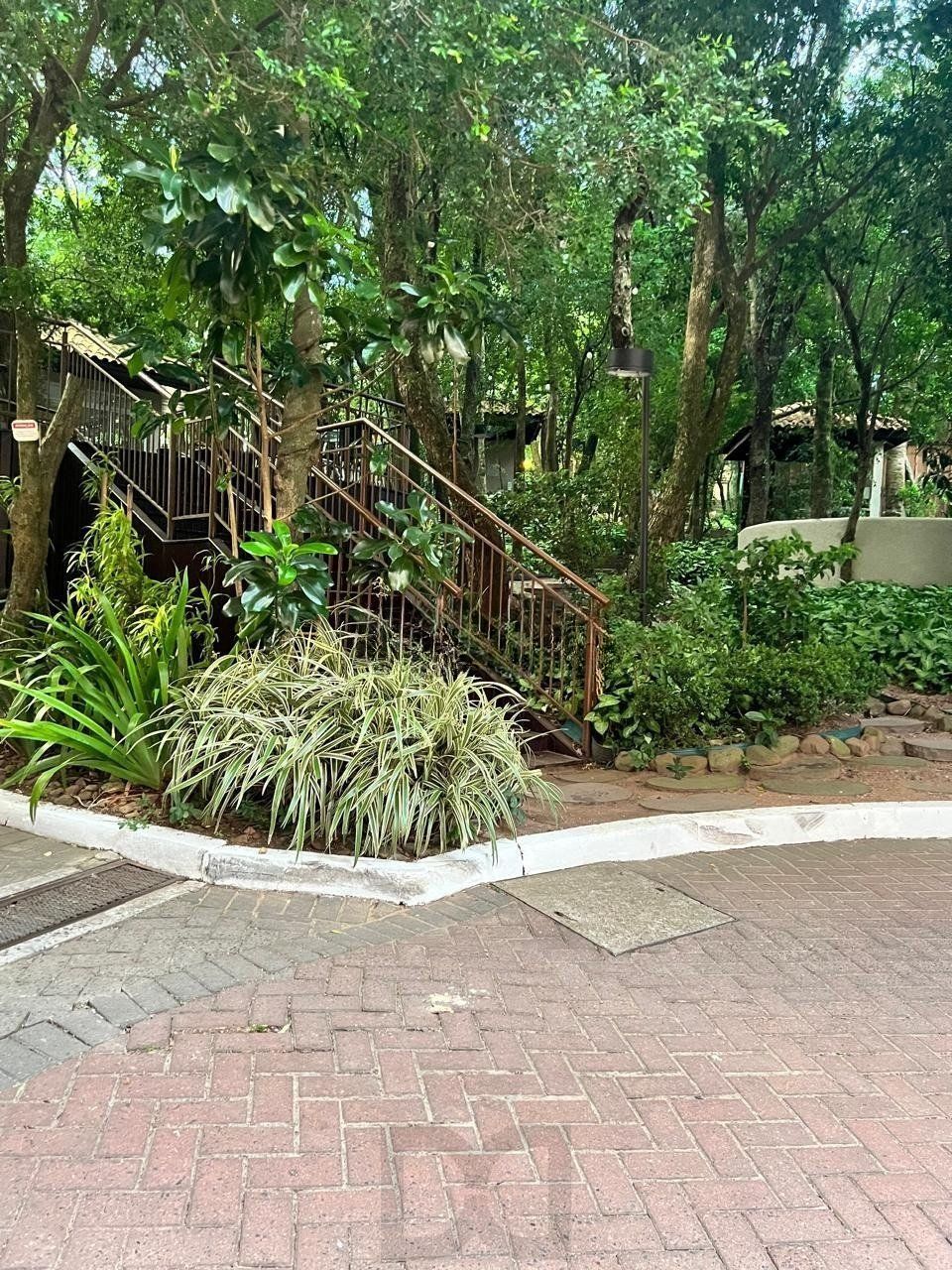 Apartamento 2 Dormitórios, com Elevador e Vaga no Morro Santana — foto 20