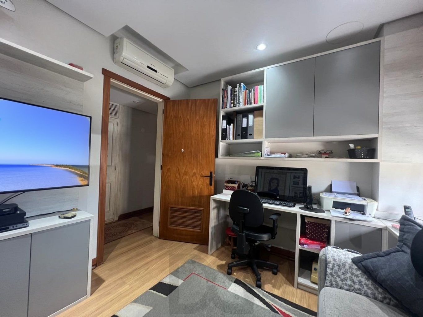 Apartamento com 4 quartos, 223m²,2 vagas, elevador no bairro Jardim do Salso. — foto 24