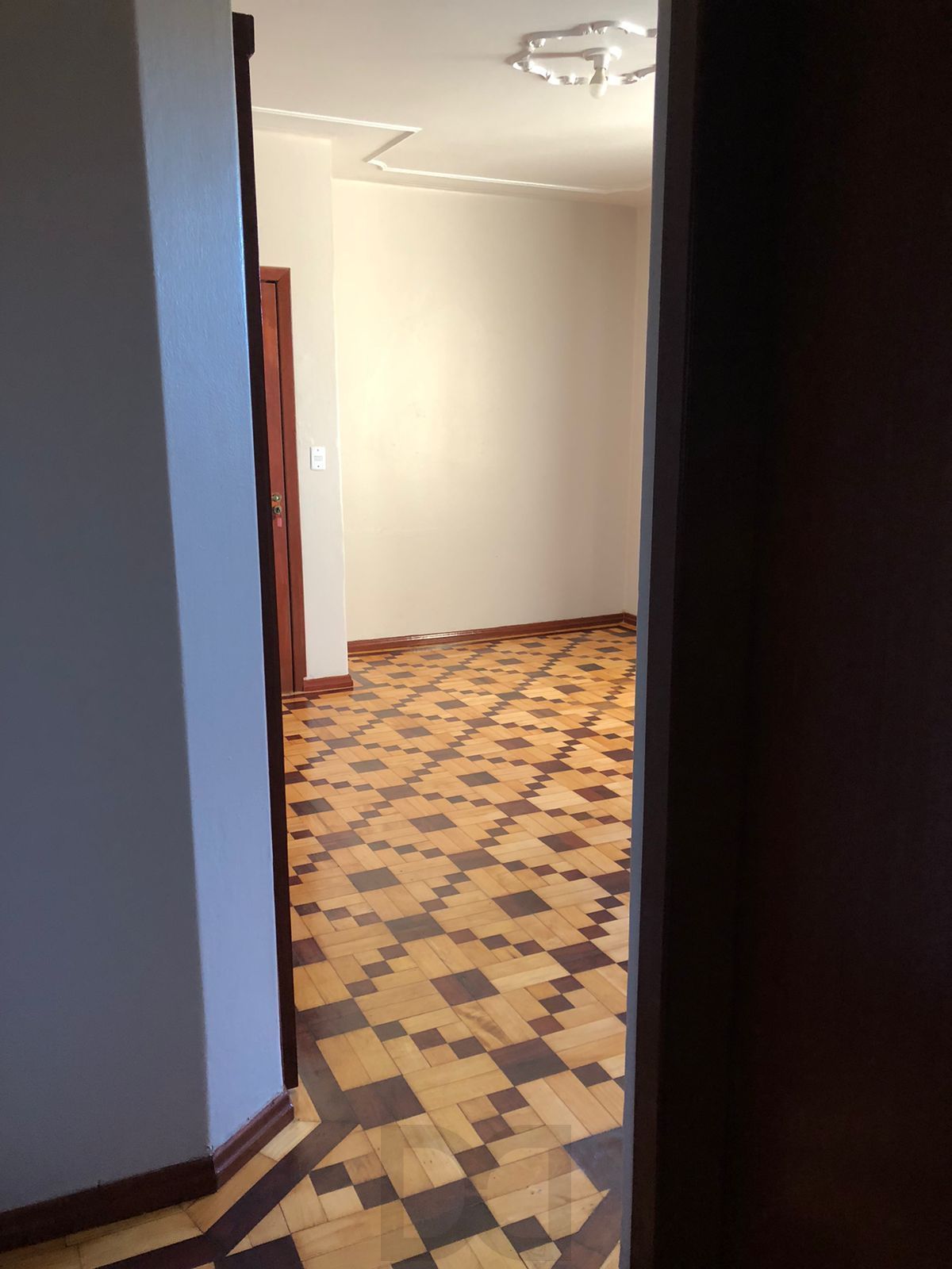 Apartamento 2 Dormitórios Reformado no São João – Av. Pátria — foto 6