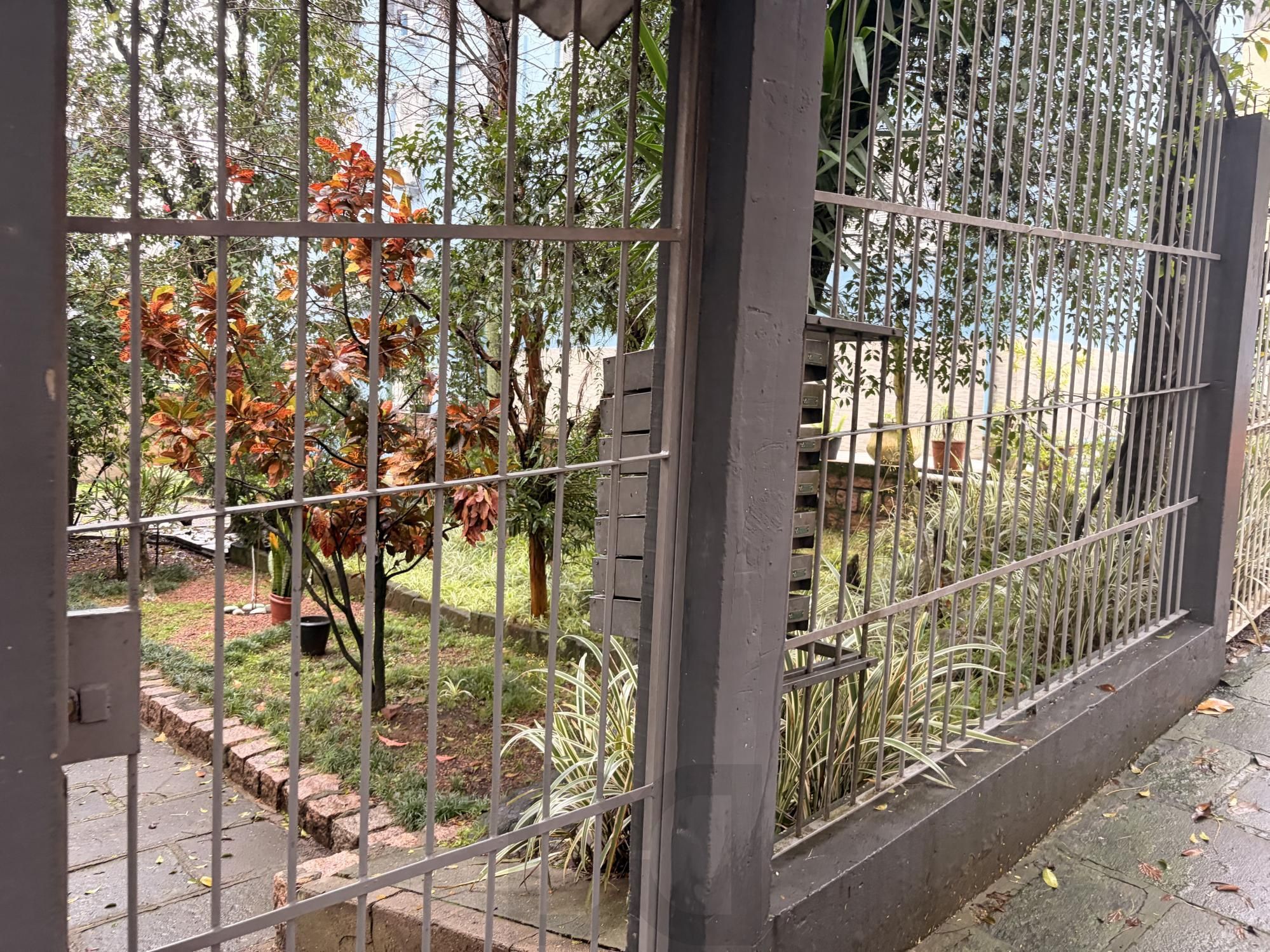 Apartamento térreo de 3 dormitórios com garagem coberta no Sarandi — foto 35