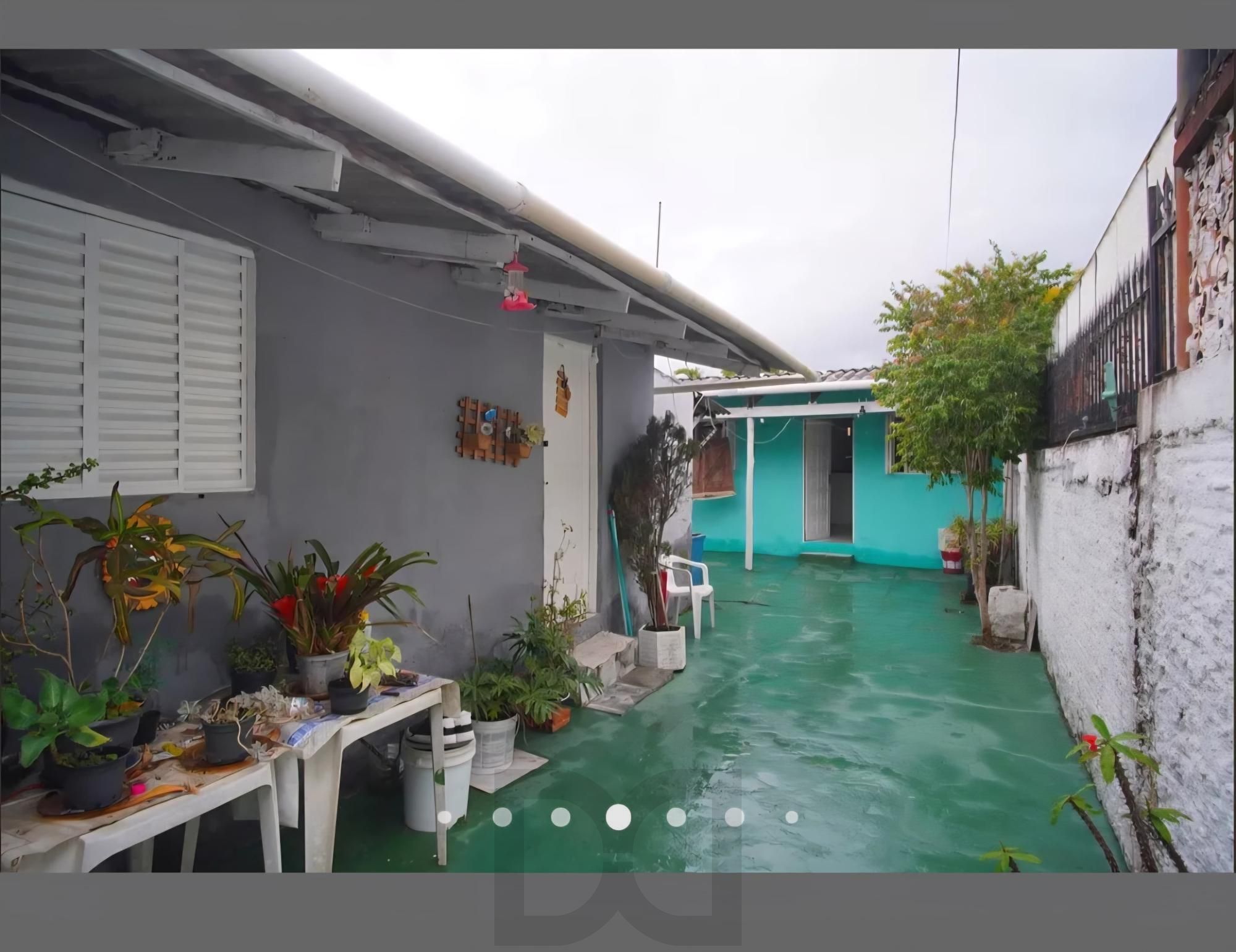 Casa com Pátio, 2 Quartos, vaga de garagem no Bairro Passos Das Pedras. — foto 4