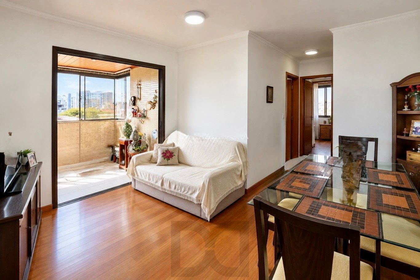 Apartamento mobiliado de 2 dormitórios com sacada churrasqueira, elevador vaga — foto 1