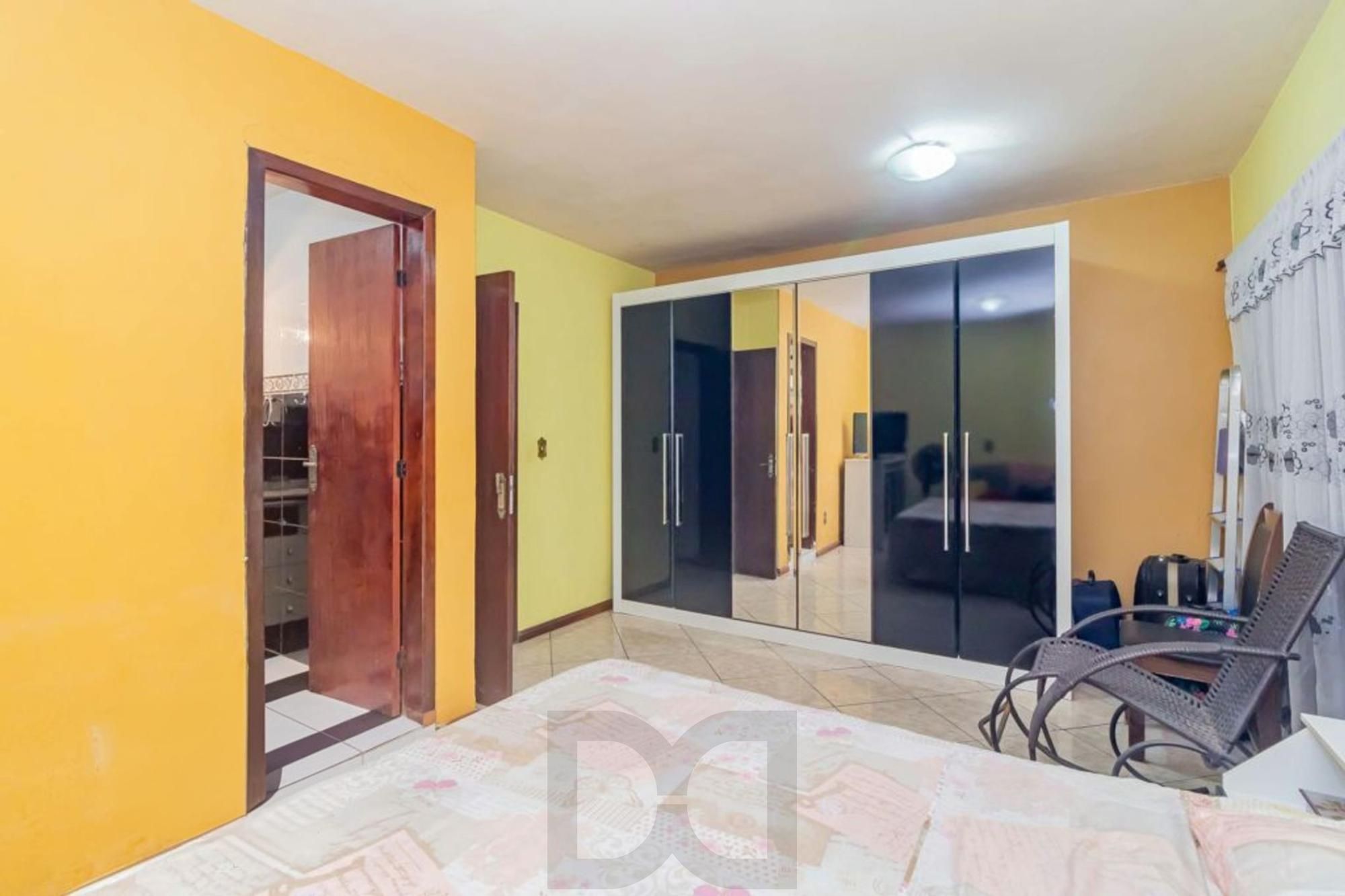 Casa com 4 quartos, 1 suíte , vaga de garagem e churrasqueira à venda em Sarandi. — foto 16