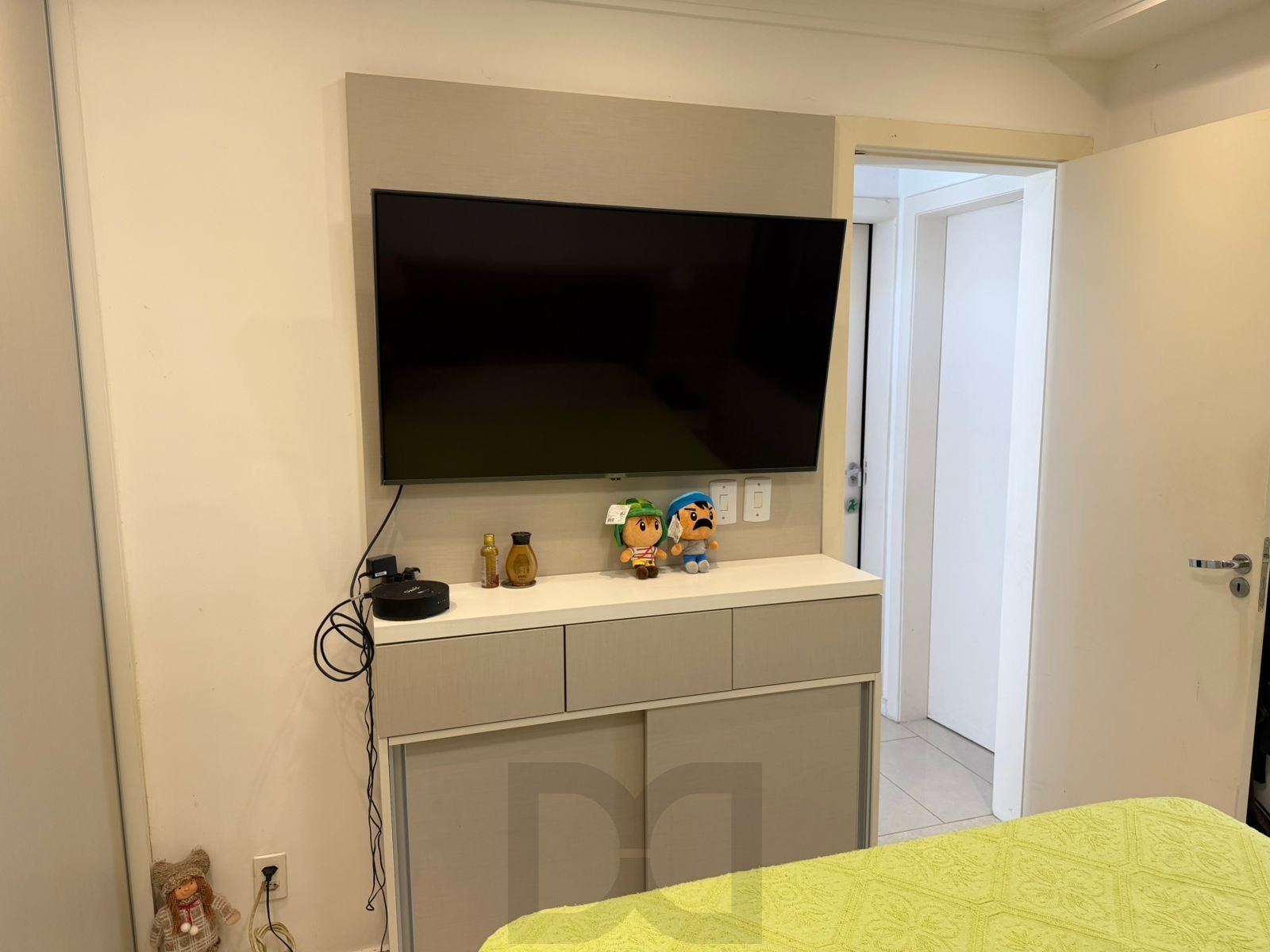 Apartamento 3 dormitórios com Suíte Semi Mobiliado com Vaga de Garagem — foto 8