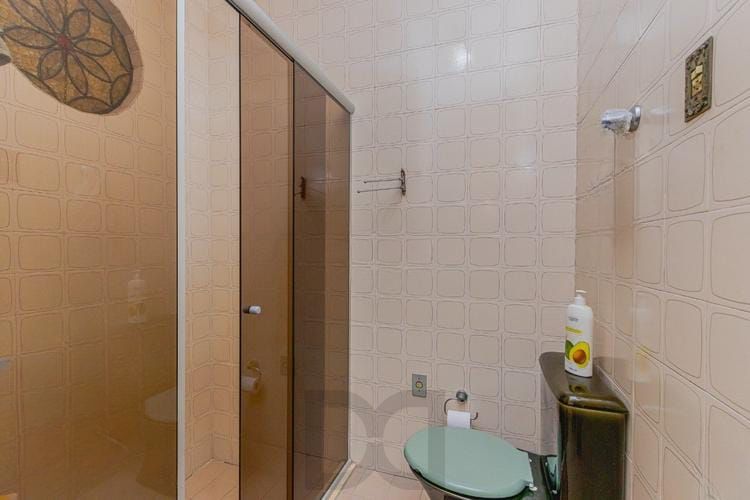 Casa com 6 quartos, 2 vagas e pátio no Bairro Higienópolis — foto 29