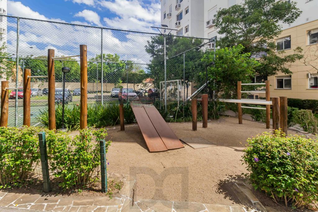 Apartamento 3 quartos, 1 vaga, elevador e piscina no bairro Cristal — foto 23