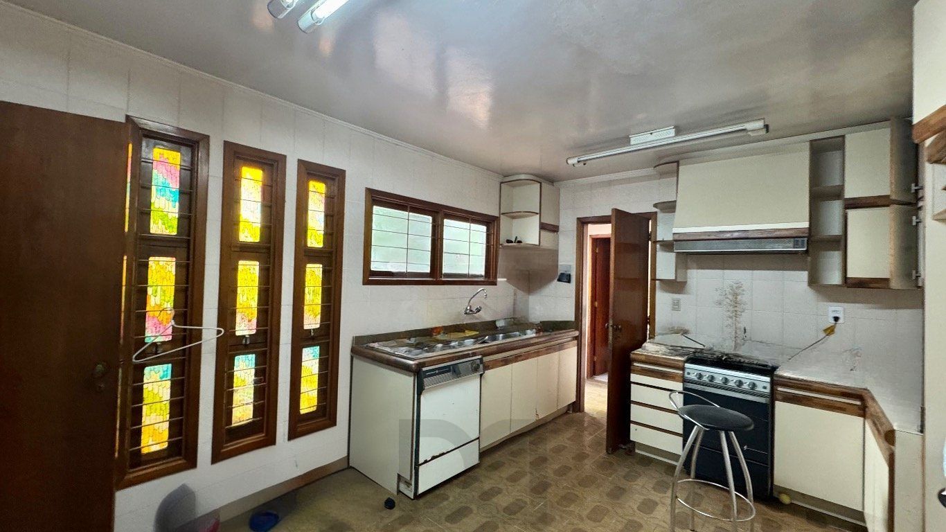 Casa com 350m², 4 quartos, 2 Suítes à venda em Azenha, Porto Alegre. — foto 15