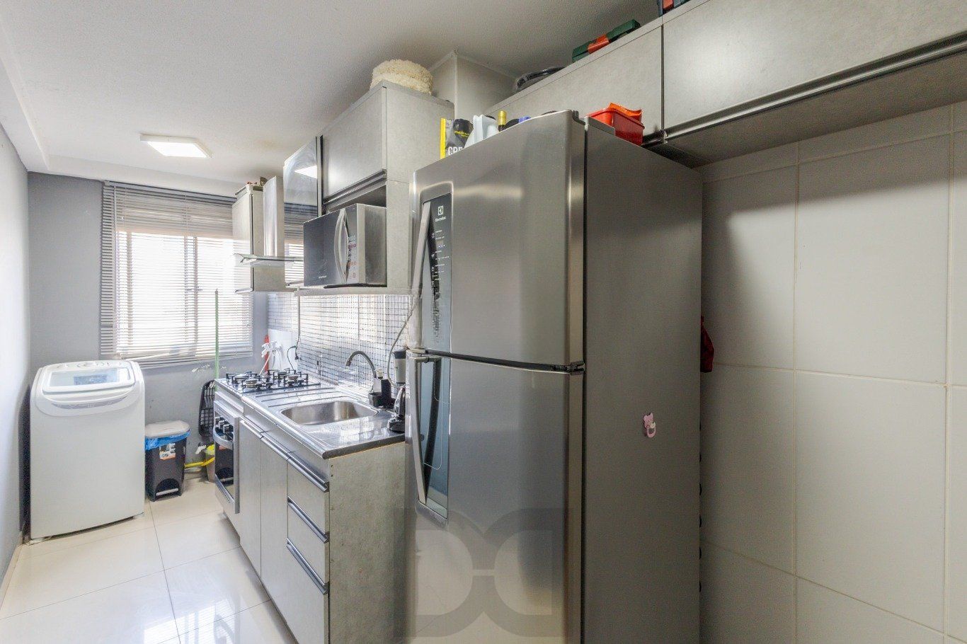 Apartamento semi mobiliado 2 quartos e 1 vaga no bairro Sarandi — foto 5