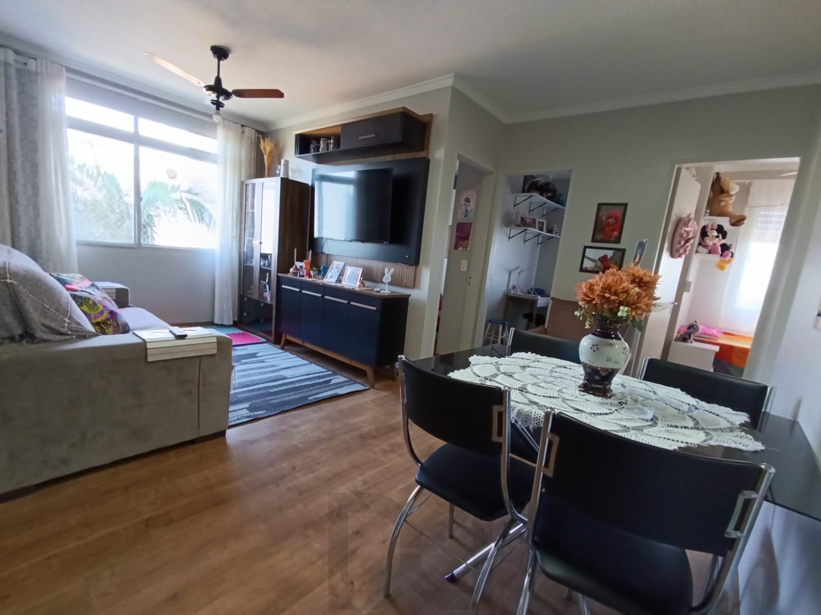 Apartamento semi mobiliado de 3 quartos e 1 vaga no bairro Sarandi. — foto 8