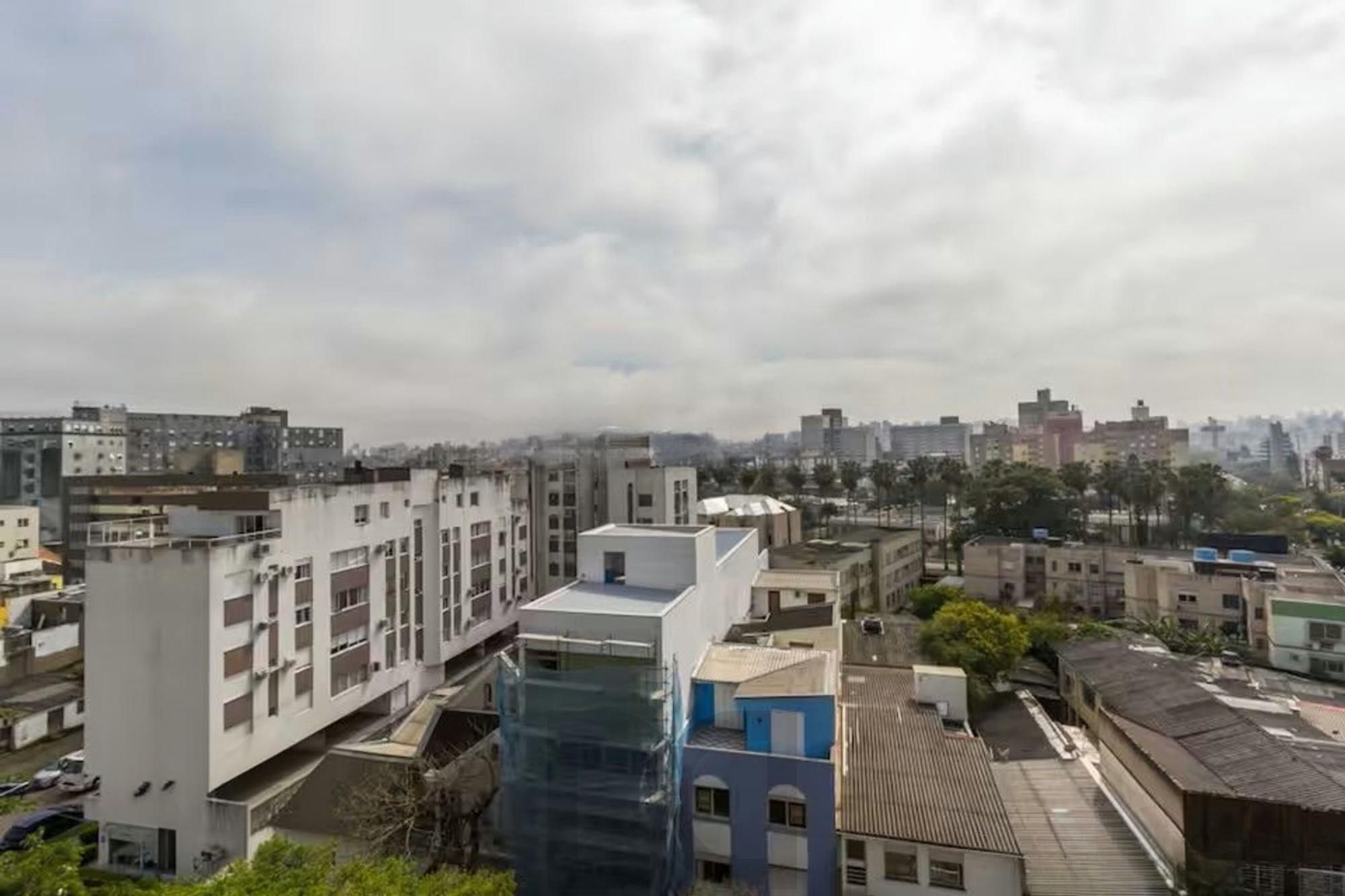 Apartamento 2 Dormitórios com Elevador à Venda na Azenha – Porto Alegre — foto 25
