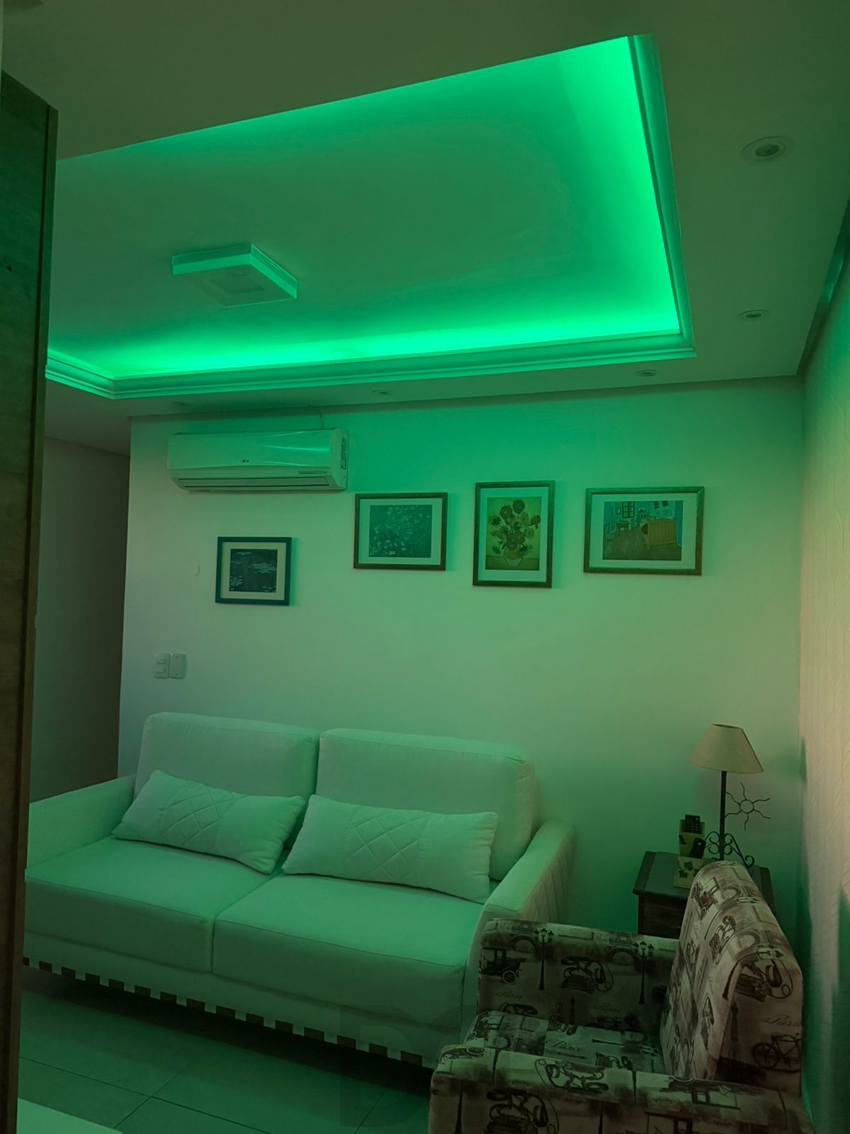 Apartamento 3 dormitórios com Suíte Semi Mobiliado com Vaga de Garagem — foto 9