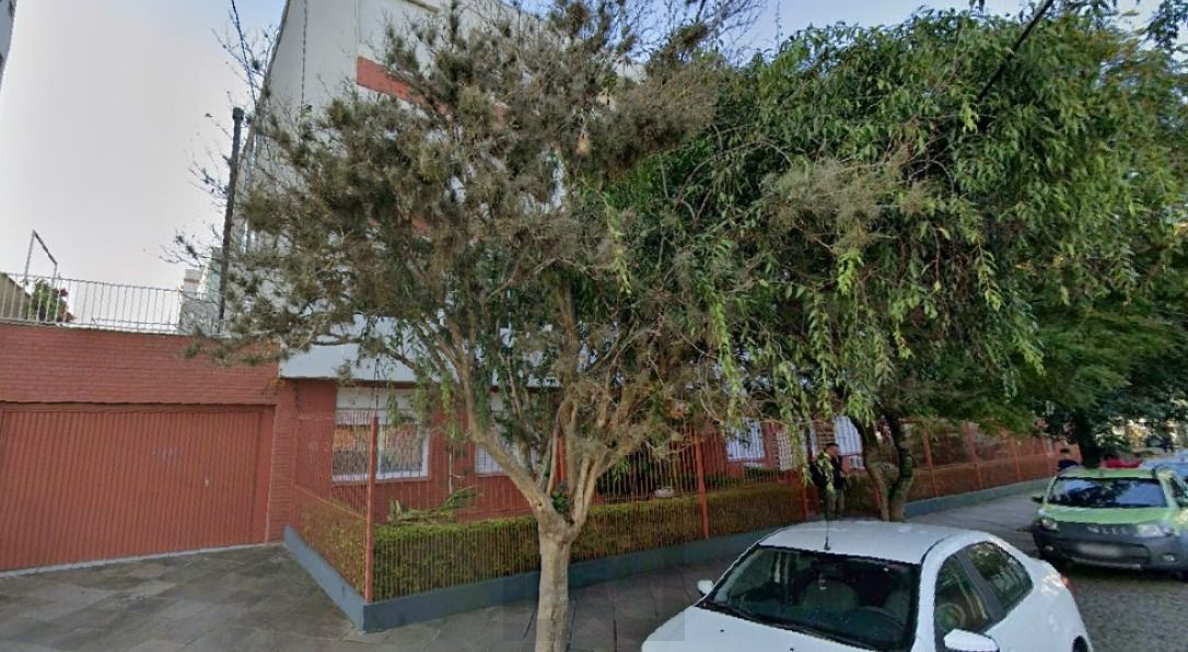 Apartamento de 2 dormitórios, sacada e churrasqueira no bairro Menino Deus — foto 18