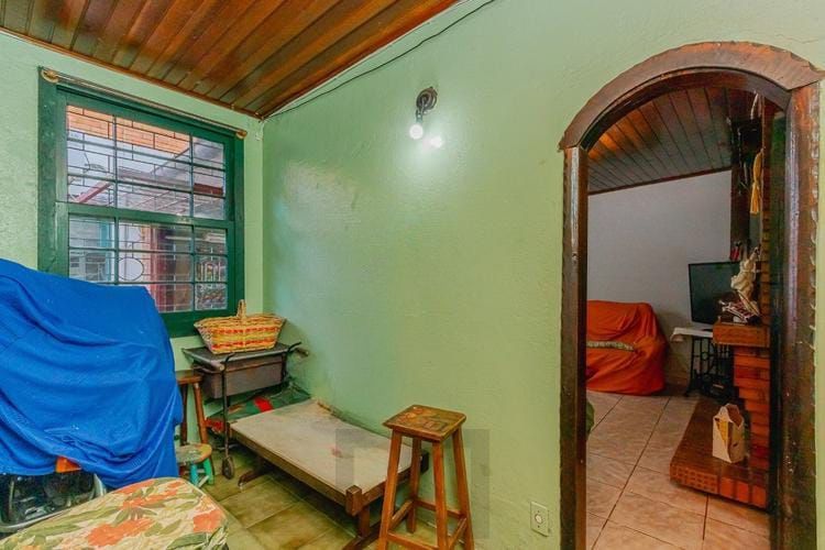 Casa com 6 quartos, 2 vagas e pátio no Bairro Higienópolis — foto 8