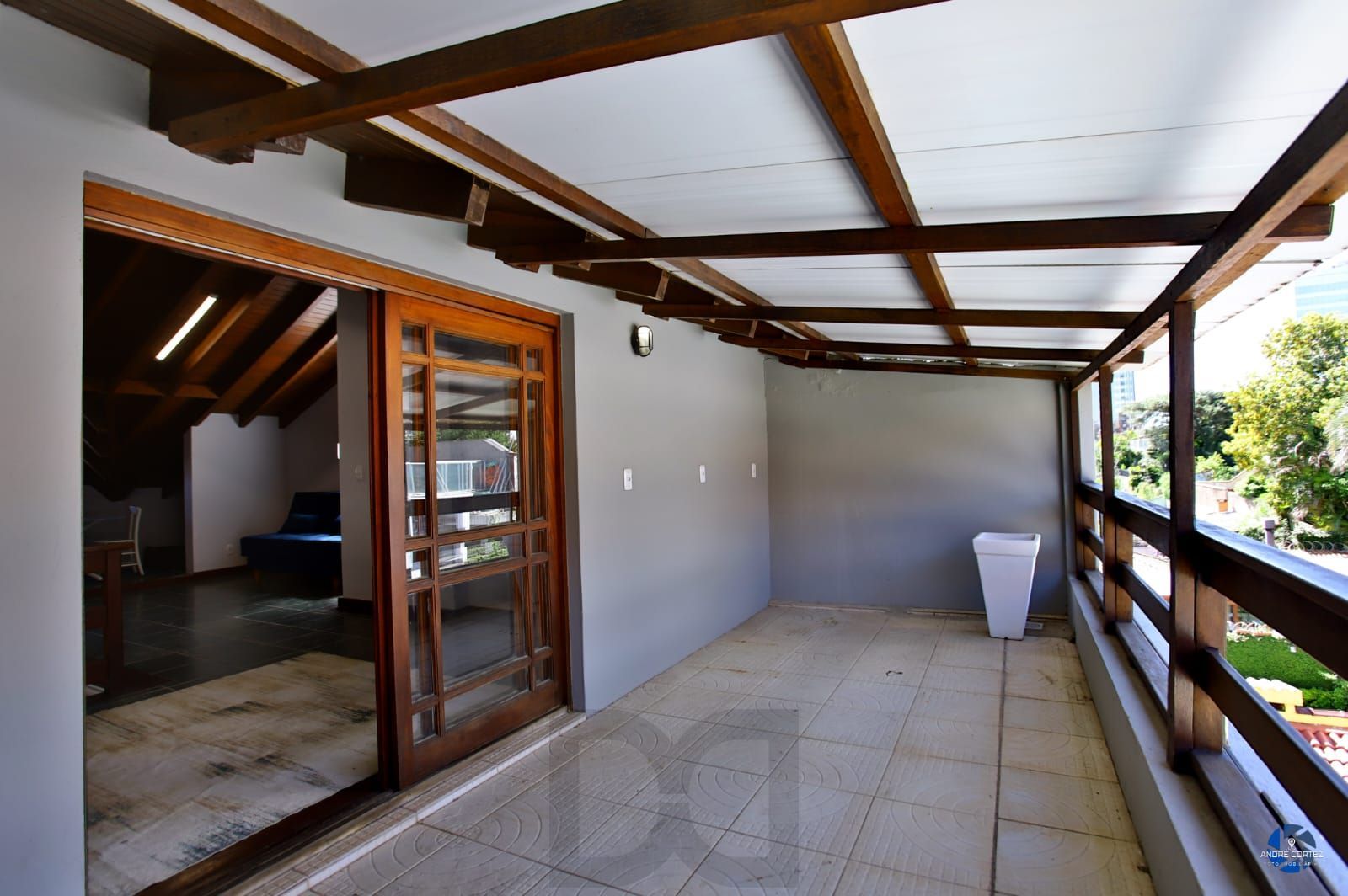 Casa de 3 dormitórios, 3 vagas e pátio com piscina bairro Chácara das Pedras. — foto 39