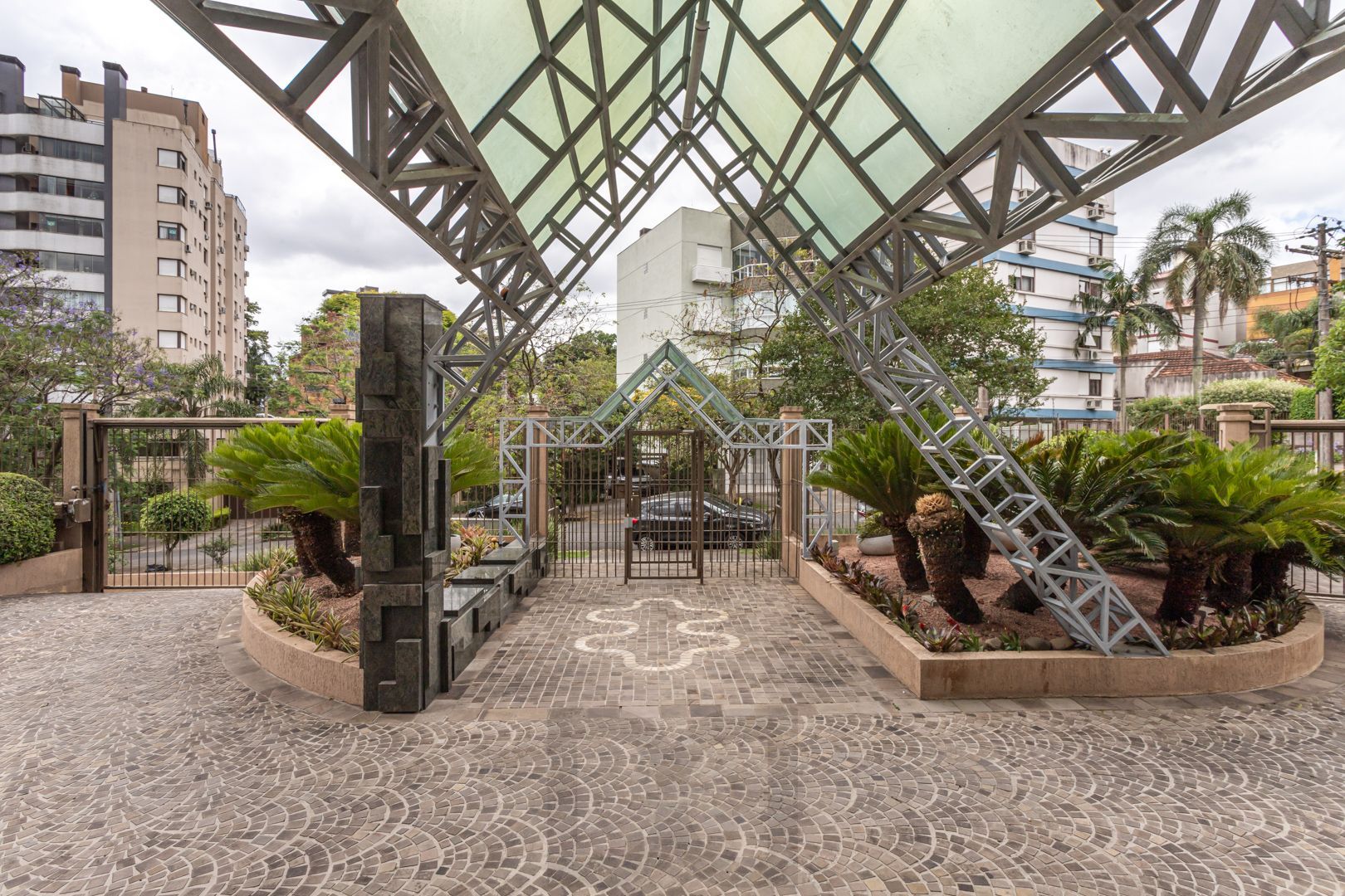 Apartamento de 97m², 2 dormitórios,1suíte, 3 vagas de garagem no Jardim Botânico — foto 77