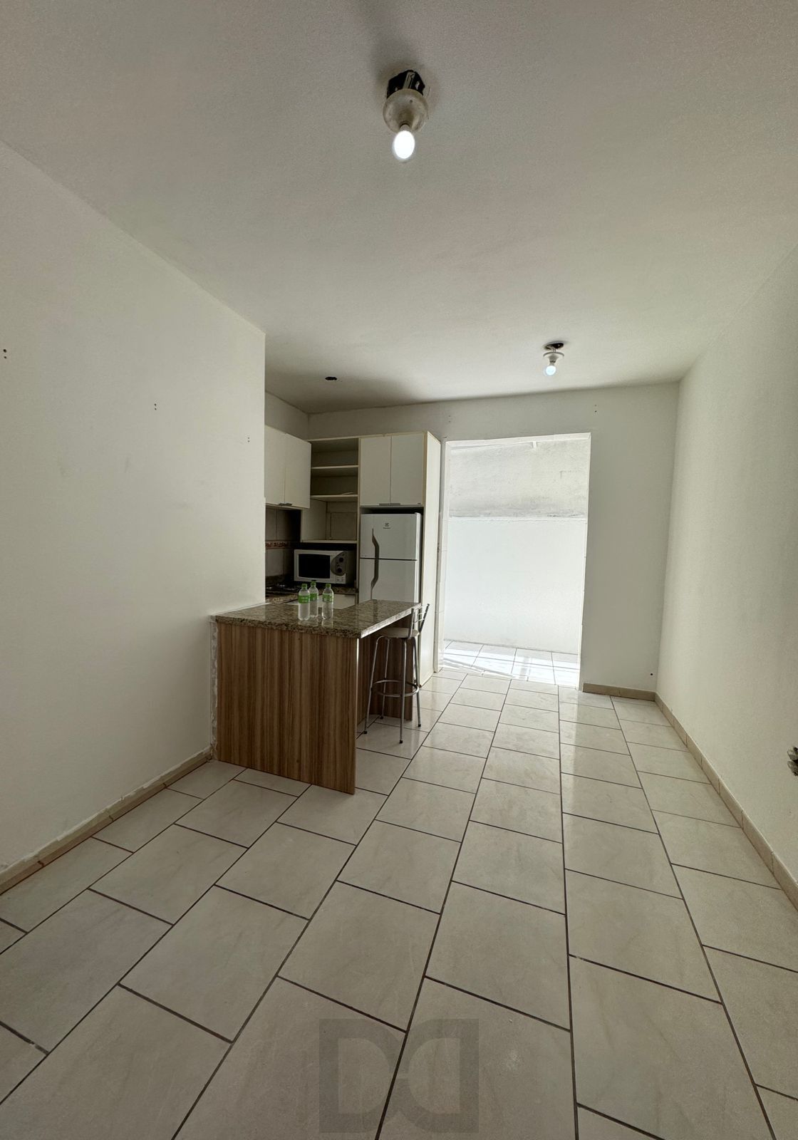 Apartamento térreo com 1 quarto no Bairro Santa Cecília/Bom Fim — foto 1