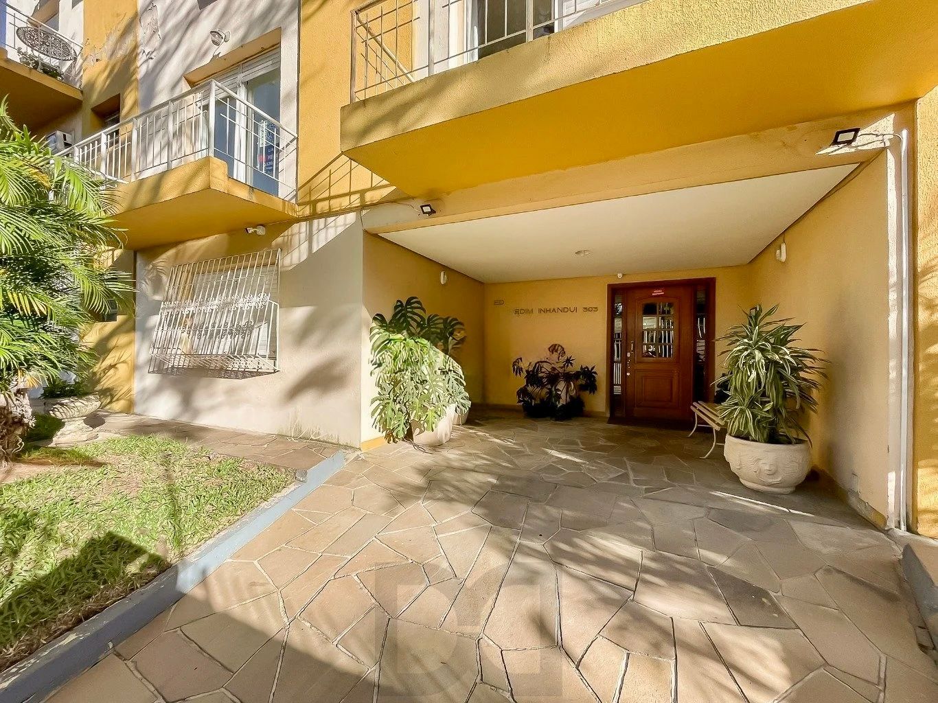 Apartamento no último andar com 1 dormitório 46m2 Bairro Cristal BarraShopping — foto 19