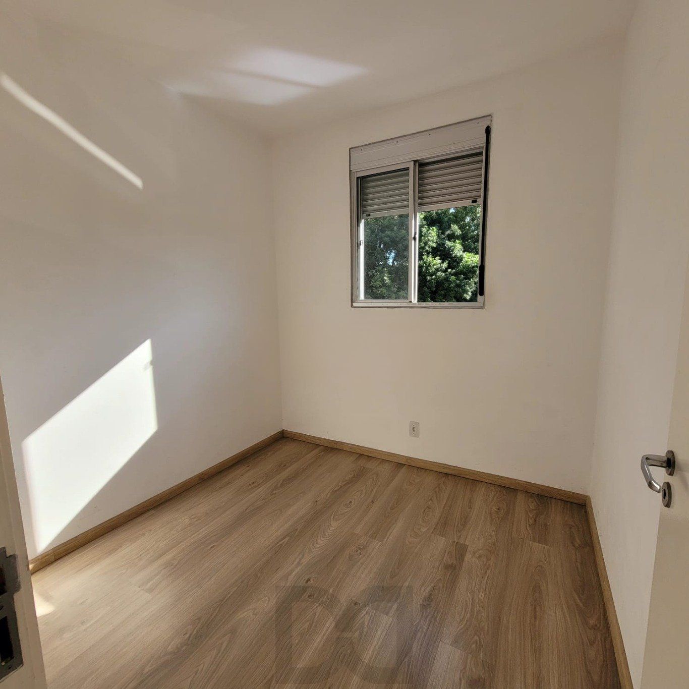 Apartamento de 3 quartos, sacada, 1 vaga no bairro Jardim Planalto. — foto 13
