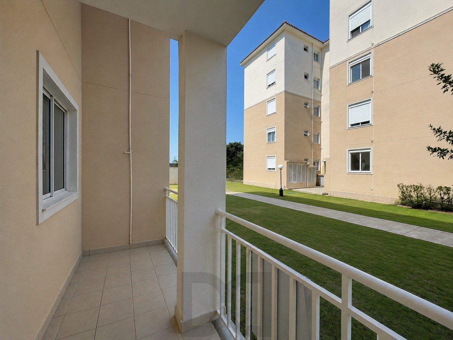 Apartamento Térreo com 3 quartos, vaga, piscina e elevador no bairro Humaitá. — foto 3