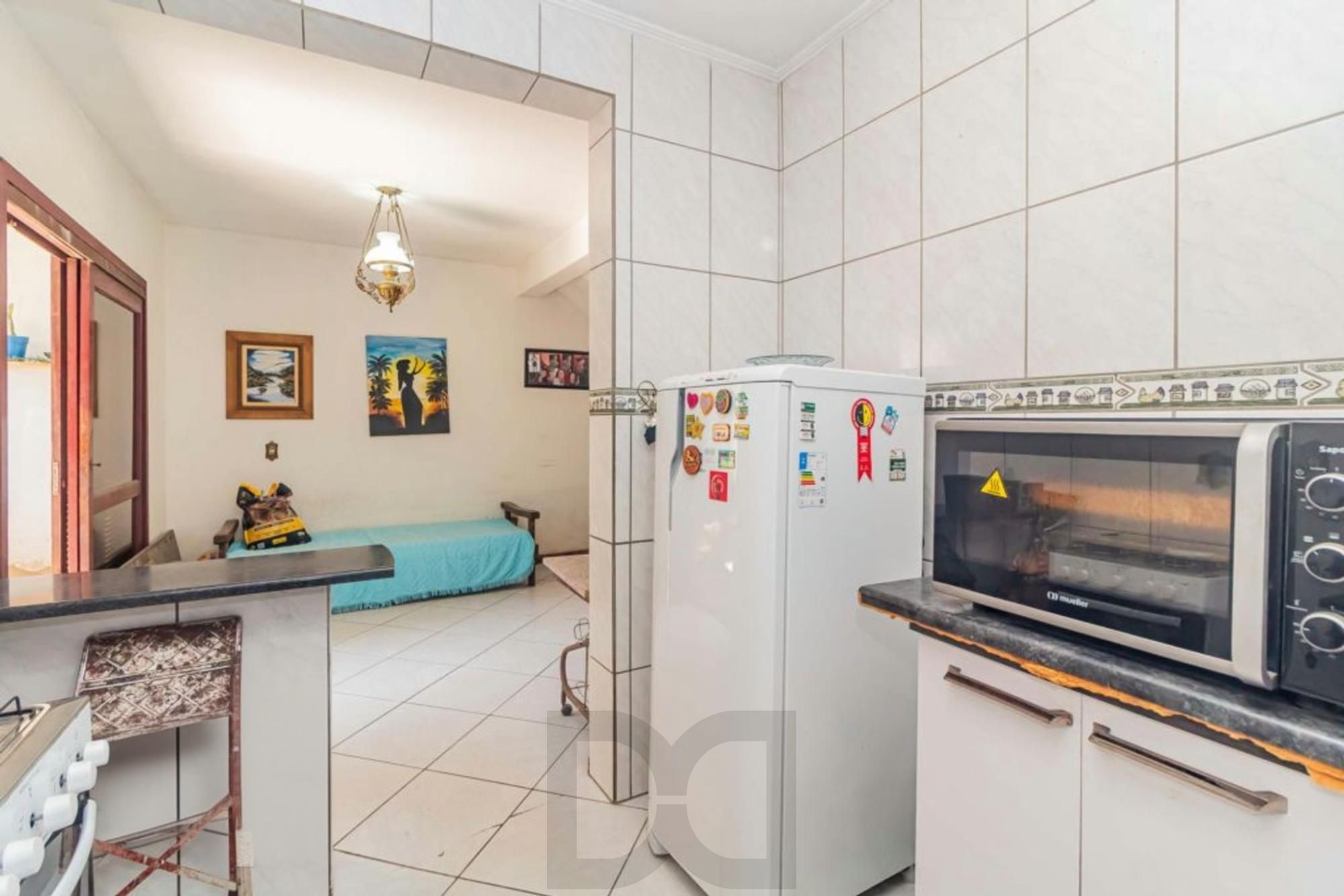 Casa com 4 quartos, 1 suíte , vaga de garagem e churrasqueira à venda em Sarandi. — foto 10