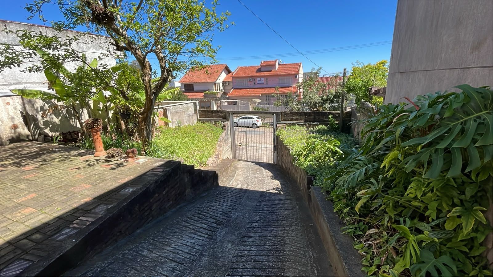 Casa com 3 quartos, suíte e 5 vagas no bairro Santo Antônio. — foto 30
