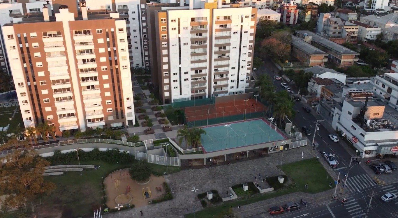 Apartamento com 3 quartos, 3 suítes e 128m² à venda em Menino Deus. — foto 56