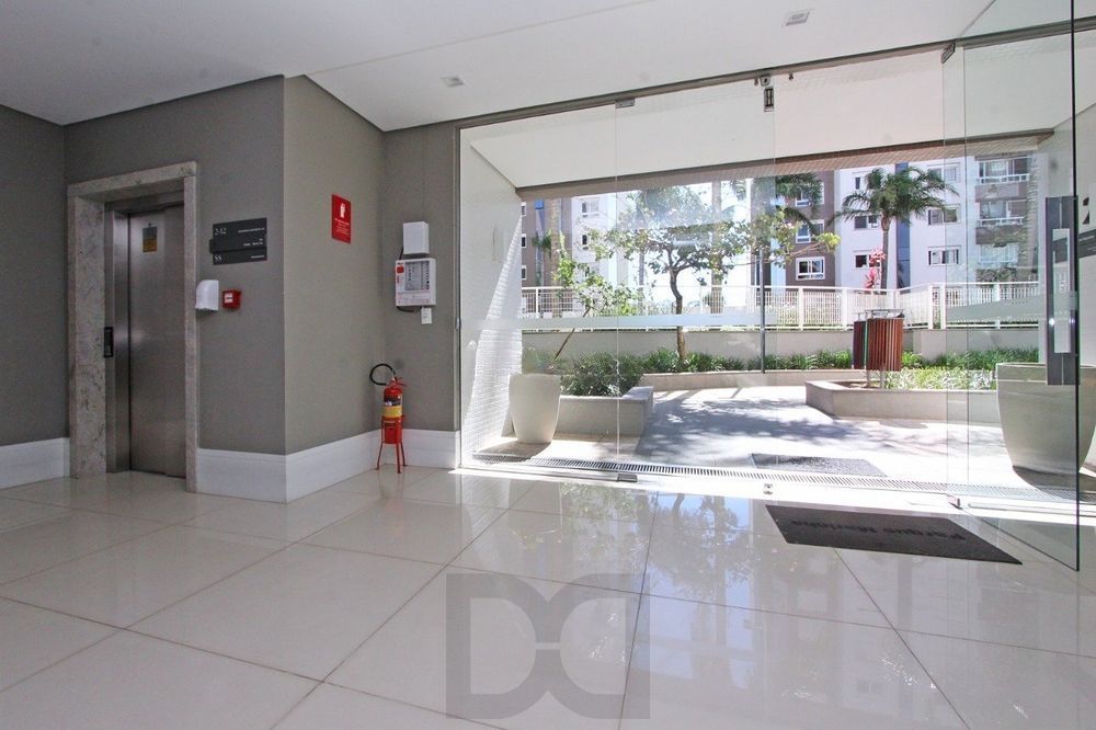 Apartamento com 3 quartos, 3 suítes e 128m² à venda em Menino Deus. — foto 18